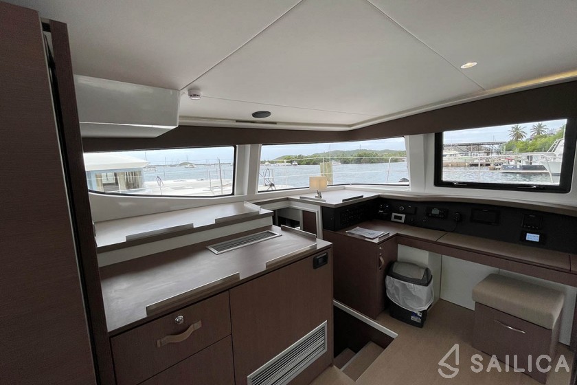 Bali 4.8  - Yacht Charter Sailica