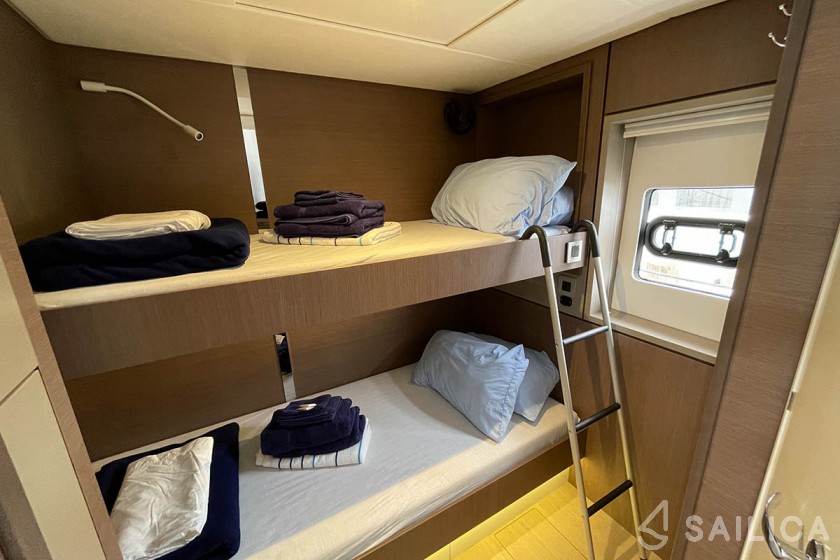 Bali 4.8  - Yacht Charter Sailica