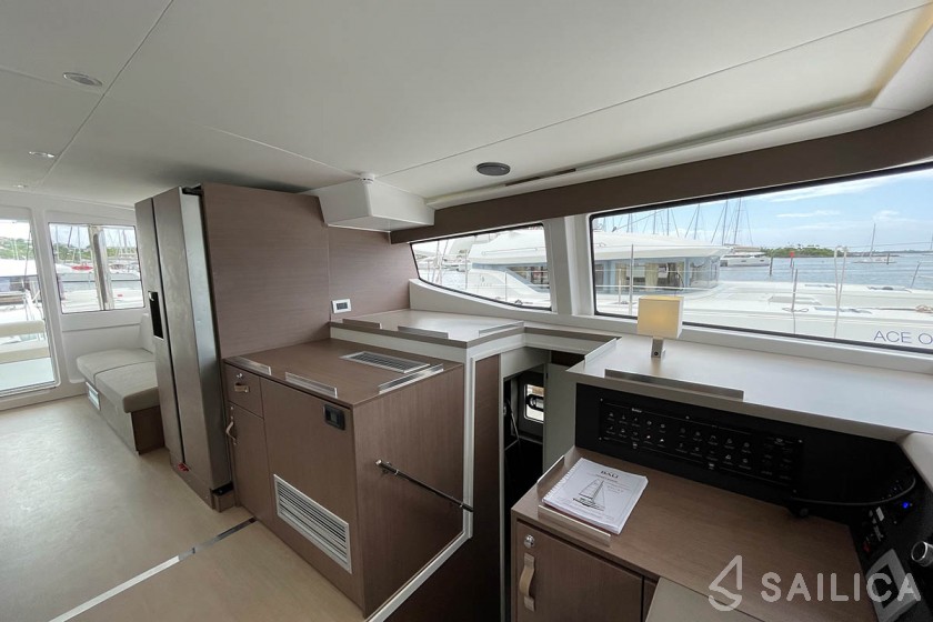 Bali 4.8  - Yacht Charter Sailica