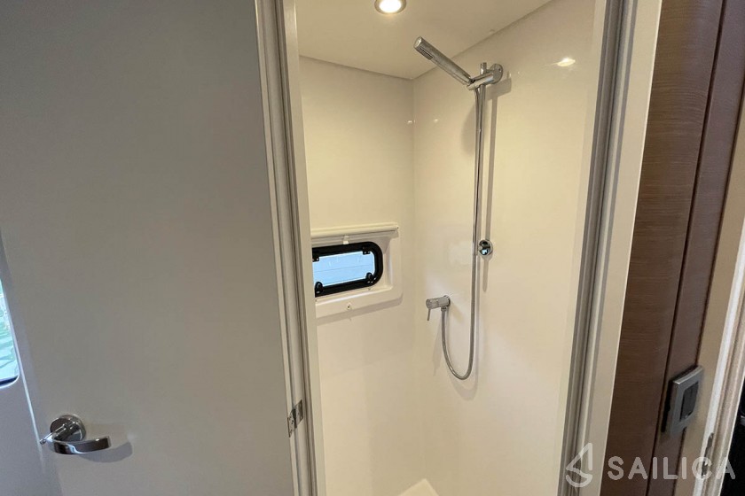 Bali 4.8  - Yacht Charter Sailica