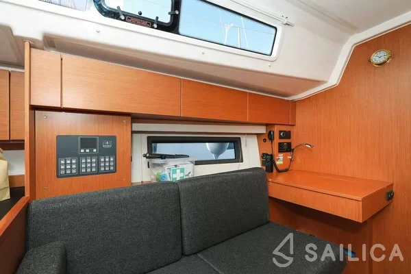 Bavaria C42 - Yacht Charter Sailica