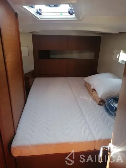 Sun Odyssey 410 - Yacht Charter Sailica
