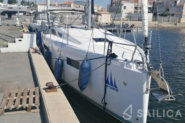 Sun Odyssey 410 - Yacht Charter Sailica