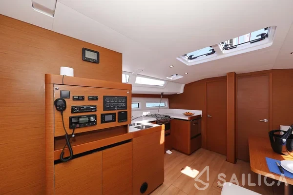 Sun Odyssey 490 - Yacht Charter Sailica