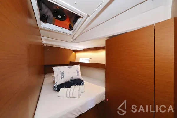 Sun Odyssey 490 - Yacht Charter Sailica