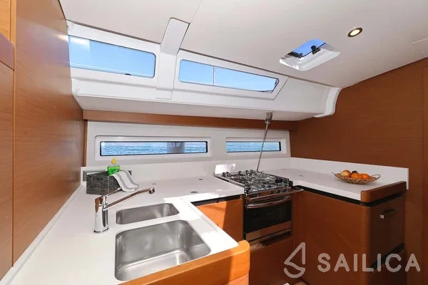 Sun Odyssey 490 - Yacht Charter Sailica