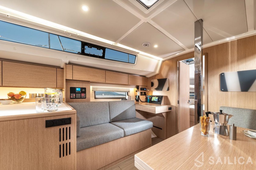 Bavaria C42 Style - Yacht Charter Sailica