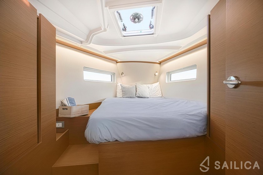 Sun Odyssey 380 - Yacht Charter Sailica
