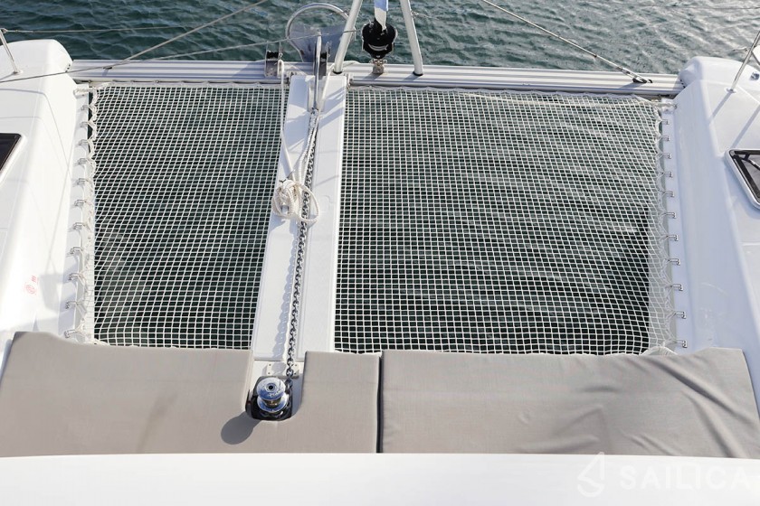 Lagoon 42 - Yacht Charter Sailica