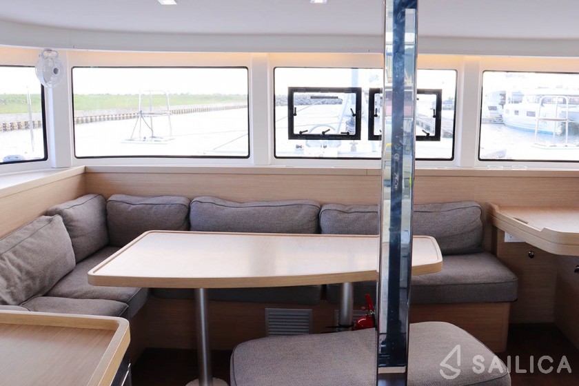 Lagoon 42 - Yacht Charter Sailica