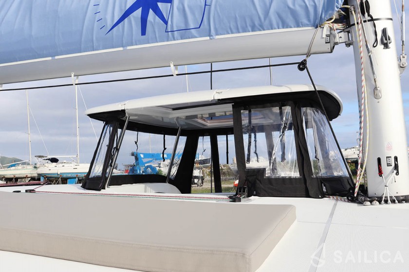 Lagoon 42 - Yacht Charter Sailica