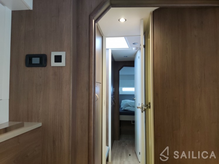 Bali 4.2 - Yacht Charter Sailica
