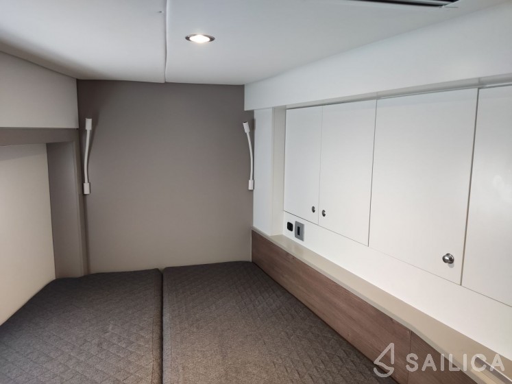 Bali 4.2 - Yacht Charter Sailica