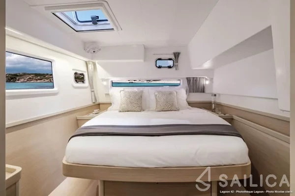 Lagoon 42 - Yacht Charter Sailica