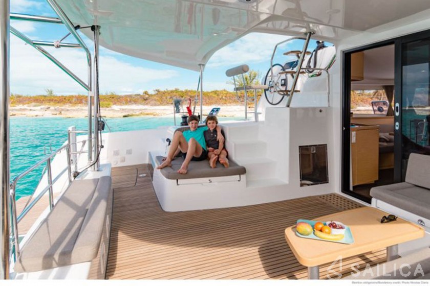 Lagoon 42 - Yacht Charter Sailica