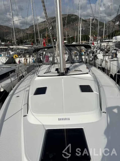 Bavaria C42 - Yacht Charter Sailica