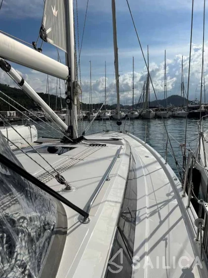 Bavaria C42 - Yacht Charter Sailica