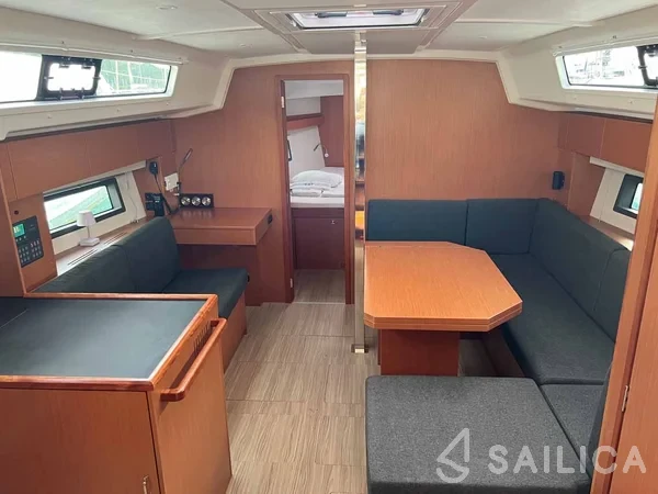 Bavaria C42 - Yacht Charter Sailica