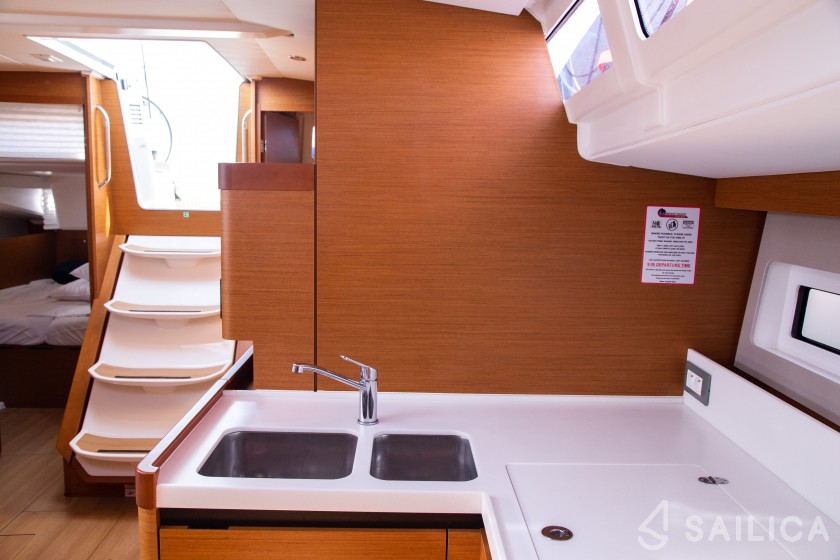 Sun Odyssey 490 - Yacht Charter Sailica