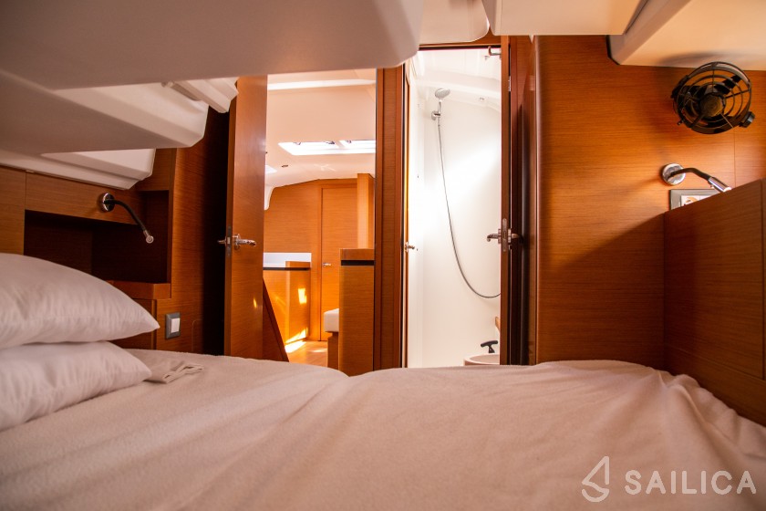 Sun Odyssey 490 - Yacht Charter Sailica