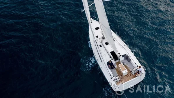 Oceanis 40.1 - Yacht Charter Sailica