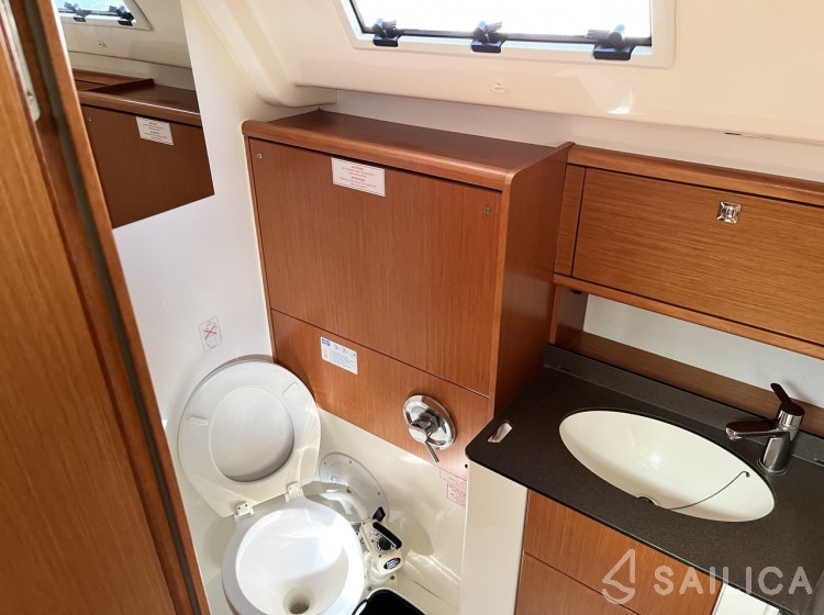 Bavaria 51 Cruiser - Yacht Charter Sailica
