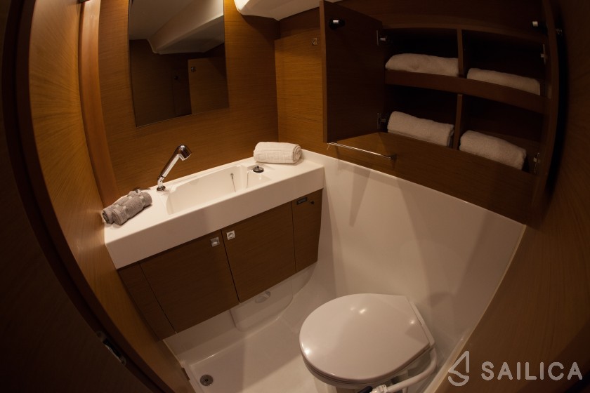 Sun Odyssey 519 - Yacht Charter Sailica