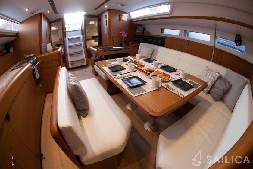 Sun Odyssey 519 - Yacht Charter Sailica