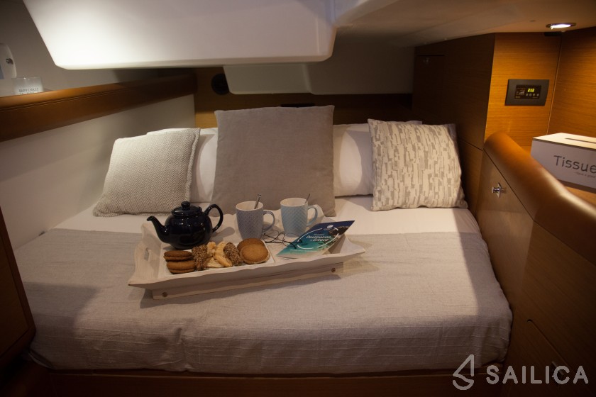 Sun Odyssey 519 - Yacht Charter Sailica
