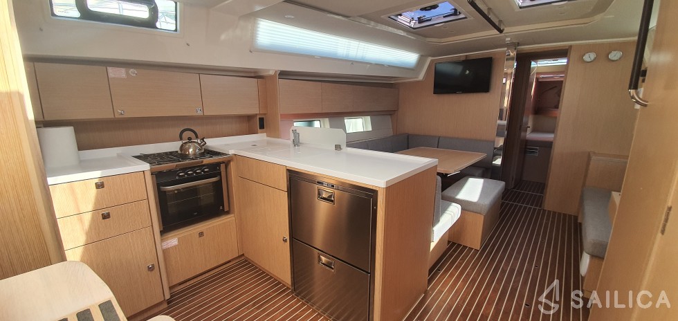 Bavaria C45 - Yacht Charter Sailica