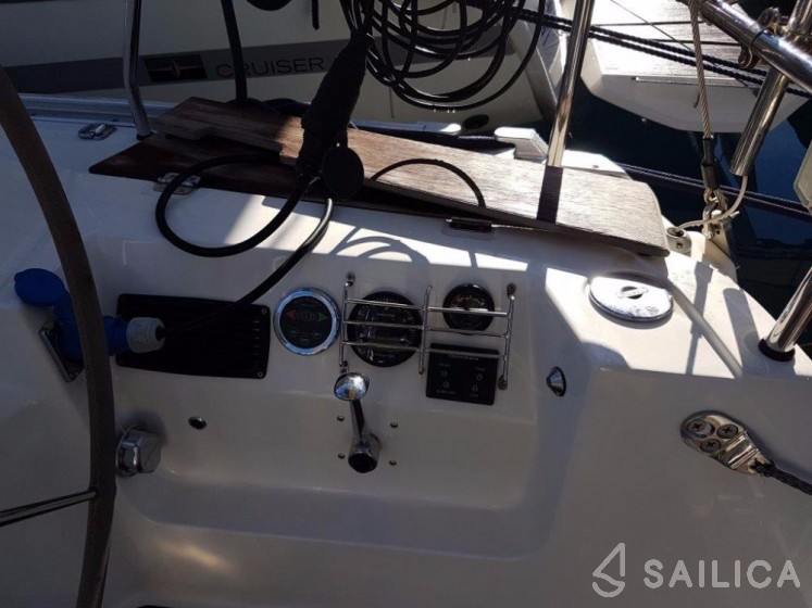 Bavaria 40 Cruiser - Yacht Charter Sailica