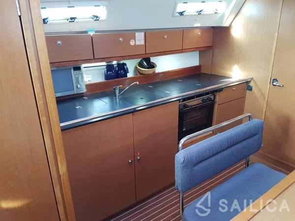 Bavaria 40 Cruiser - Yacht Charter Sailica