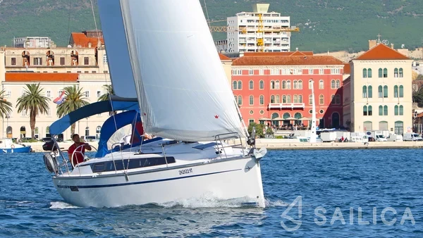Bavaria 34 Cruiser - Yacht Charter Sailica