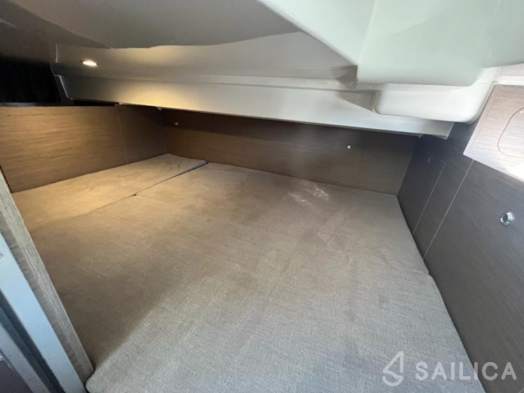 Beneteau Flyer 9 - Yacht Charter Sailica