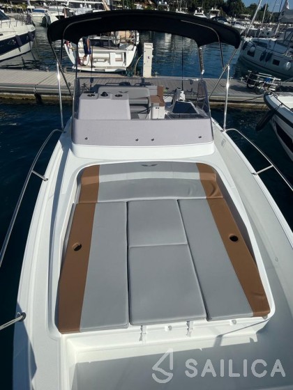 Beneteau Flyer 9 - Yacht Charter Sailica
