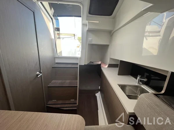 Beneteau Flyer 9 - Yacht Charter Sailica
