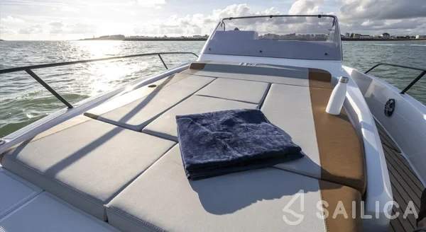 Beneteau Flyer 9 - Yacht Charter Sailica