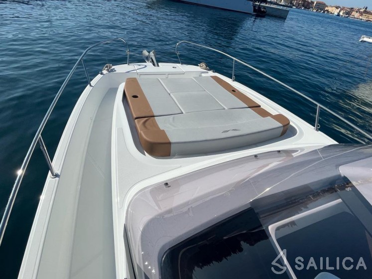 Beneteau Flyer 9 - Yacht Charter Sailica