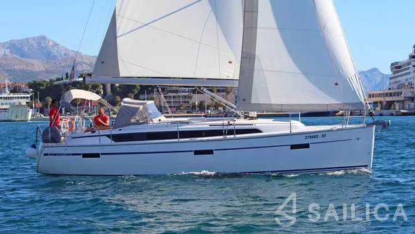 Bavaria 37 Cruiser - Yacht Charter Sailica