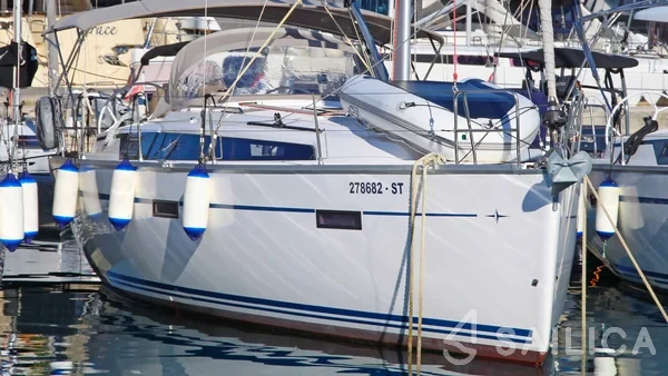 Bavaria 37 Cruiser - Yacht Charter Sailica