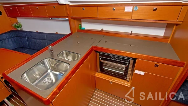 Bavaria 37 Cruiser - Yacht Charter Sailica
