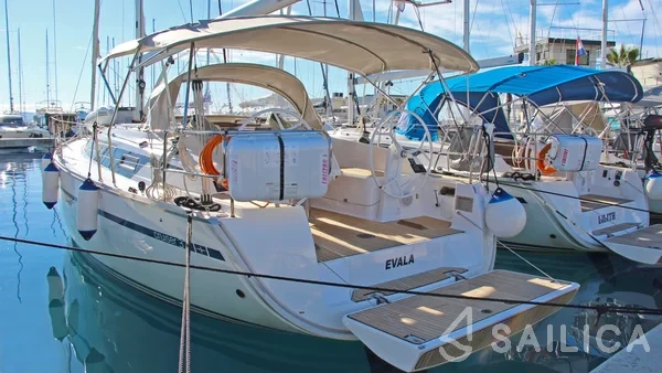 Bavaria 37 Cruiser - Yacht Charter Sailica