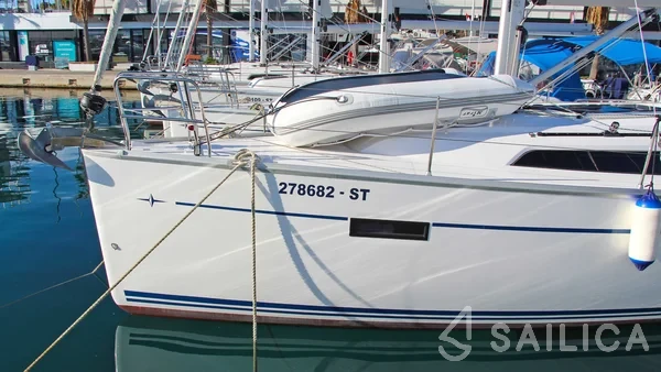 Bavaria 37 Cruiser - Yacht Charter Sailica