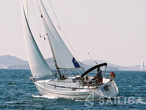 Bavaria 32 - Yacht Charter Sailica