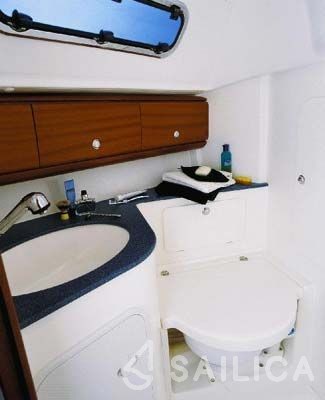 Bavaria 32 - Yacht Charter Sailica