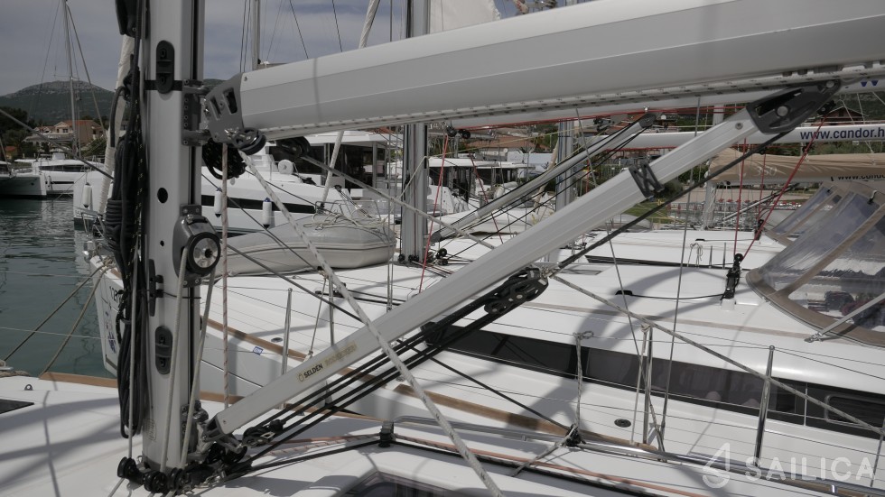 Sun Odyssey 349 - Yacht Charter Sailica