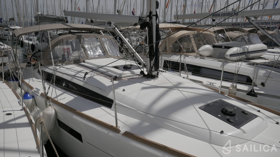 Sun Odyssey 349 - Yacht Charter Sailica