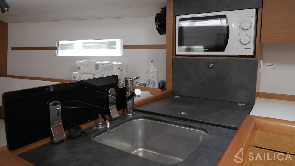 Sun Odyssey 349 - Yacht Charter Sailica