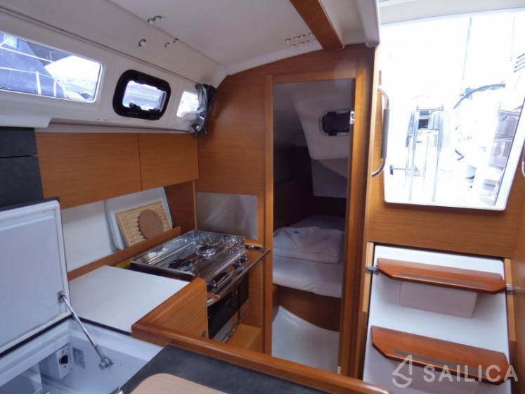 Sun Odyssey 349 - Yacht Charter Sailica