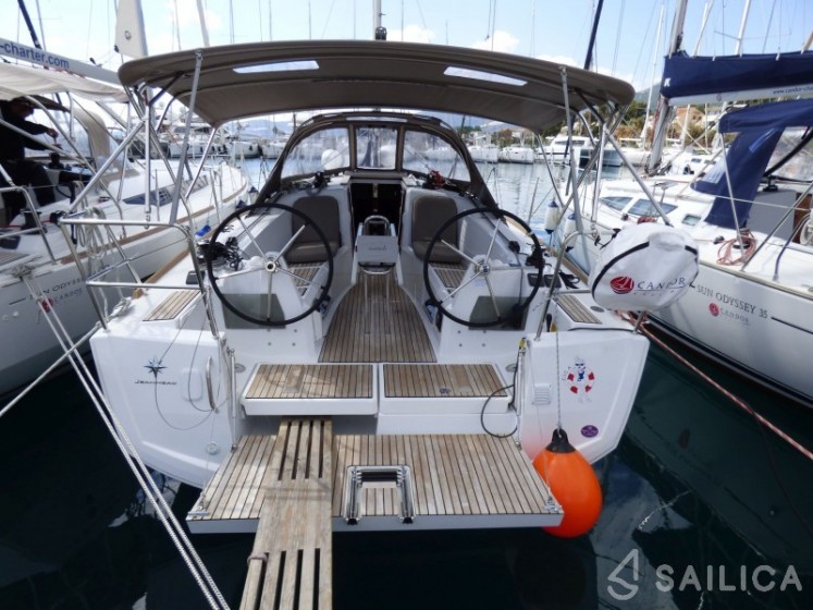 Sun Odyssey 349 - Yacht Charter Sailica